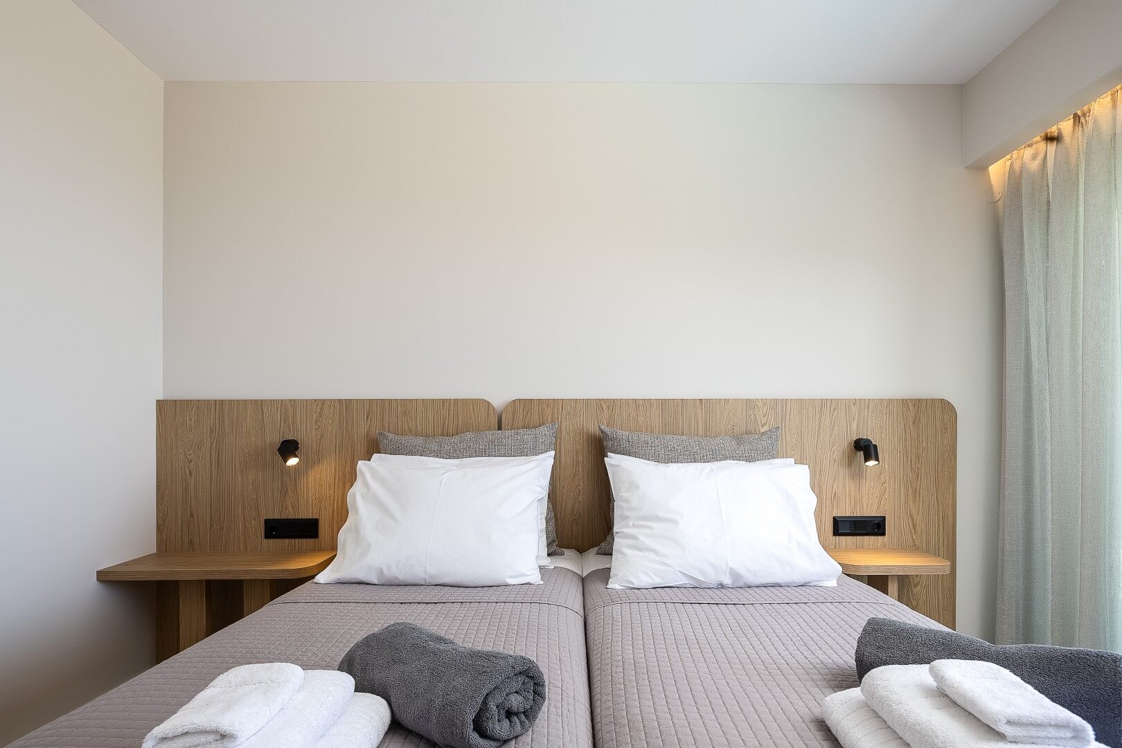 Casa Atena bedroom with Mediterranean feel